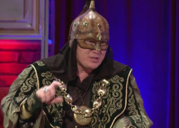 Ырчы Тата Улан Октябрь окуясында ок тийген көзүнө экинчи операция жасатарын айтты