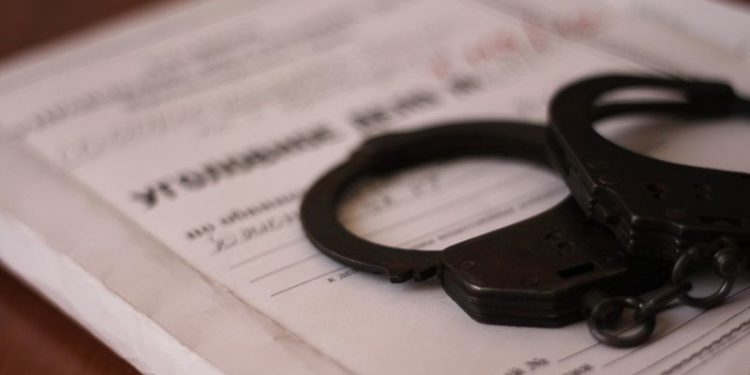 13 жаштагы кыз зордукталгандан кийин өз жанын кыйган окуя боюнча 2 тергөөчү менен эксперт камакка алынды