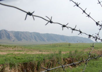 Кыргыз-тажик чек арасында абал туруктуу. УКМК дүрбөлөңгө түшпөөгө чакырды