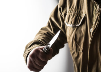 «Бир күн мурда никесин кыйган». Астанада молдого 13 жолу бычак сайган шектүү кармалды