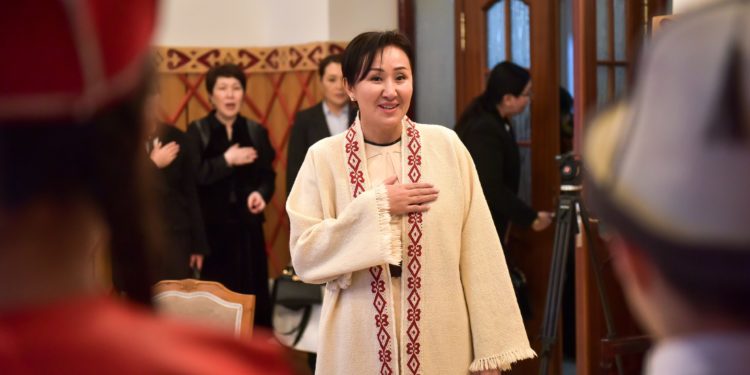 Айгүл Жапарова Москвада Кыргызстан аялдар кеңешинин мүчөлөрү менен жолугушту (сүрөт)