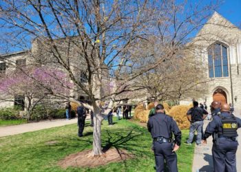 Теннеси штатындагы мектепте ок атылып, 6 адам каза болду. Шектүү аял атып өлтүрүлдү