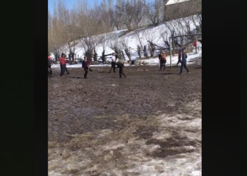 Баткакта футбол ойногон окуучулардын видеосу тарады