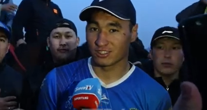 Улакчы Өмүрбек Эсен уулу Месси атыкты. «Эл берип жатса, макулмун» дейт ал