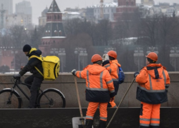 Орусияда орус тилин жакшы билбеген мигранттарга айып пул салынганы жатат