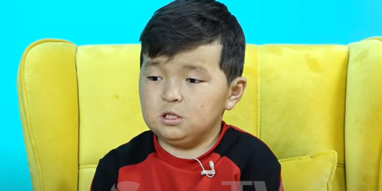 Блогер Бекболот Турдуш: «Апам болгондо, атам экөөнү өзүм эле багып алмакмын»