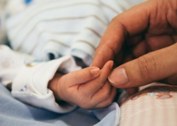 Кош бойлуу аял менен бала эмизип жаткан аял орозо кармаса болобу?