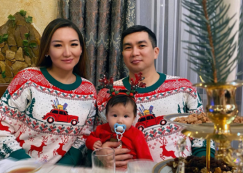 Ырчы Азалия экинчи наристесин күтүп жатканын ачыктады