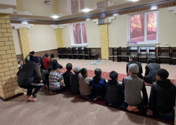 Баткенде 40тай баланы мыйзамсыз окутуп жаткан медресе аныкталды