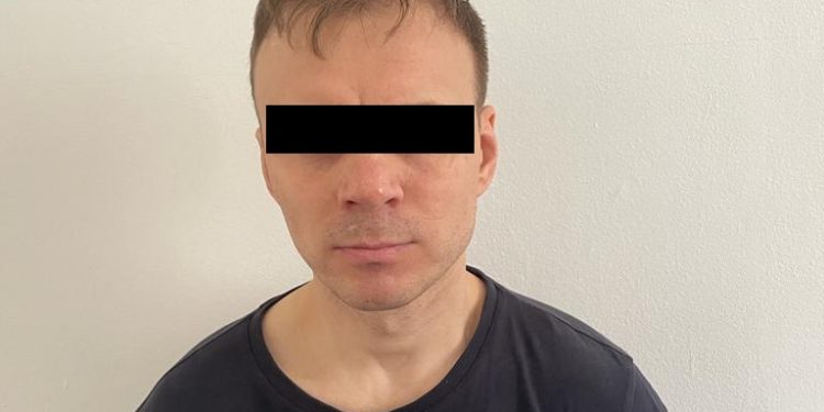 Кыргыз жарандыгын 15 миң долларга сатып алууну көздөгөн Орусиянын жараны кармалды
