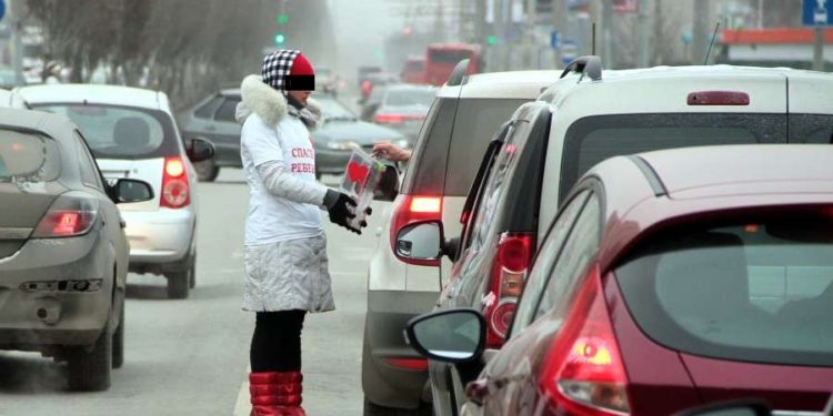 Эскертүү! Жолдо кайыр сурагандарга жана жарамазан айткандарга айып салынат
