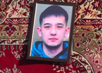 Орусияда бычакталып өлтүрүлгөн 17 жаштагы жигит. «Кыздарды коргойбуз деп барышкан экен» дейт жакыны