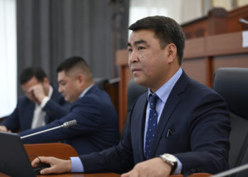 Бишкектин мэрин шайлоону сунуштаган мыйзам долбоор четке кагылды