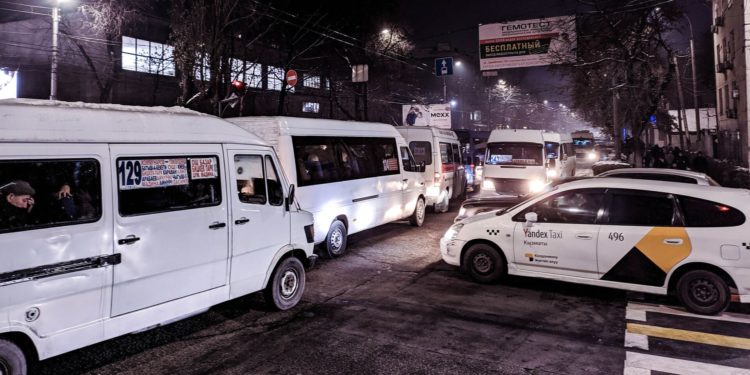 Эми Бишкектеги маршруткалардын кайда келе жатканын телефондон көрсө болот