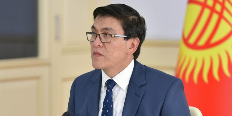 Жогорку Кеңештин эки фракциясы Эдил Байсаловду кызматтан алууну сунуштады