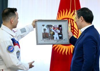 Космонавт Сергей Корсаков: «Кыргызстан жүрөгүмдө өзгөчө орунду ээлейт»