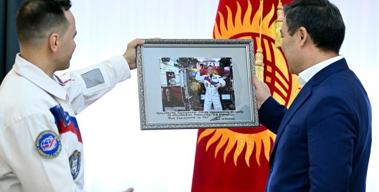 Космонавт Сергей Корсаков: «Кыргызстан жүрөгүмдө өзгөчө орунду ээлейт»