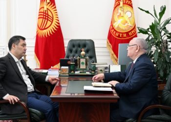 «Латын алфавитине өтүү тууралуу сөз да болушу мүмкүн эмес». Садыр Жапаров Каныбек Осмоналиевге катуу эскертүү берди