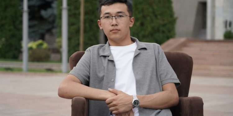 «Жетиштүү жазамды алдым». Блогер Ырыс Жекшеналиев президентке ачык кайрылуу жасады