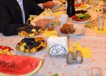 Орусияда ооз ачуу учурунда кармалган кыргызстандыктар тууралуу элчилик үн катты