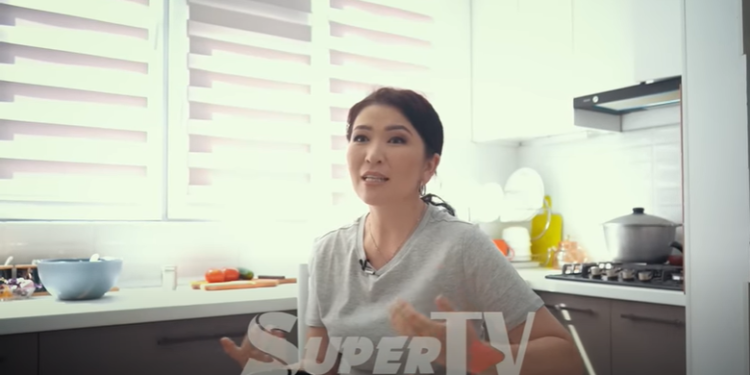 Гүлназ Чыныбек кызы кантип уурулукка шектелгенин айтып берди (видео)