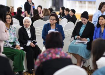 Депутат: «Саясатта аялдарга кысым күчөдү»