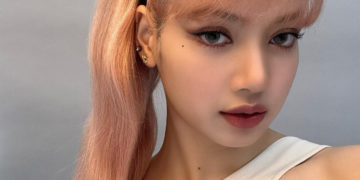 «Blackpink» тобунун ырчысы Лисанын ысымы жаңы гүлгө ыйгарылды