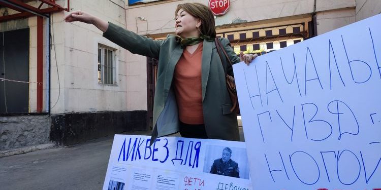Бишкекте Бишкек милиция башчысынын сөзүнөн кийин митинг өтүп жатат