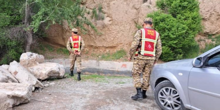 Ошто каналга түшүп кеткен 2 жашар кыз изделүүдө