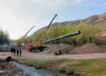 Ош шаарын таза суу менен камсыз кылуу үчүн түтүк тартылып жатат