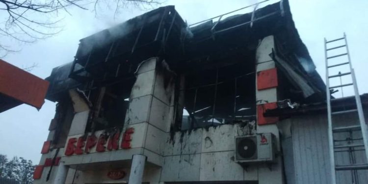 Бишкекте эки имарат күйүп кетти