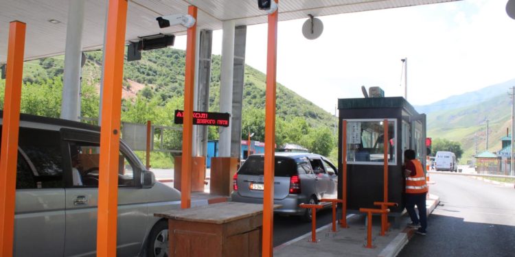 Министр Текебаев: «Видео байкоо орнотулуп, Сосновка постунда төлөм чогултуу 49 пайызга өстү»