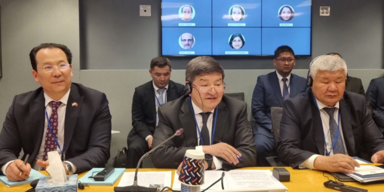 АКШда иш сапарында жүргөн Акылбек Жапаров “Биз кызматташуунун жаңы деңгээлине даярбыз, ири долбоорлорго өтүүгө убакыт келди” деди