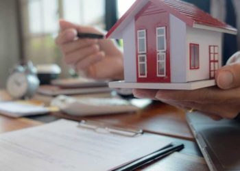 Садыр Жапаров: “2026-жылга чейин 50 миңден кем эмес үй-бүлөнү үй менен камсыз кылабыз”