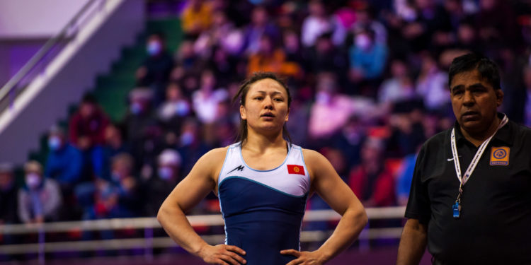 Мээрим Жуманазарова Азия чемпиондугунда коло үчүн күрөшөт