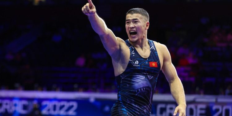 PWL: Акжол Махмудов Роман Власовду утуп алды