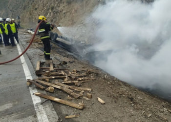 Ташкент-Ош жолунда жүк ташуучу унаа жарылып кетти (видео)