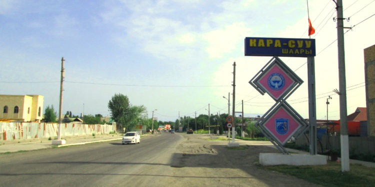 «Унаасына салып кеткен». Кара-Сууда эки кичинекей кызга ыплас аракеттерди жасоого шектүү кармалды