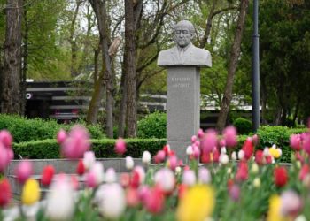 Бүгүн Бишкекте Абсамат Масалиевди эскерүү иш-чарасы өттү