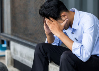 «Оор болуп турган учурда жардам берди». Кытайда жигит «каза болгон» атасынан кат алган