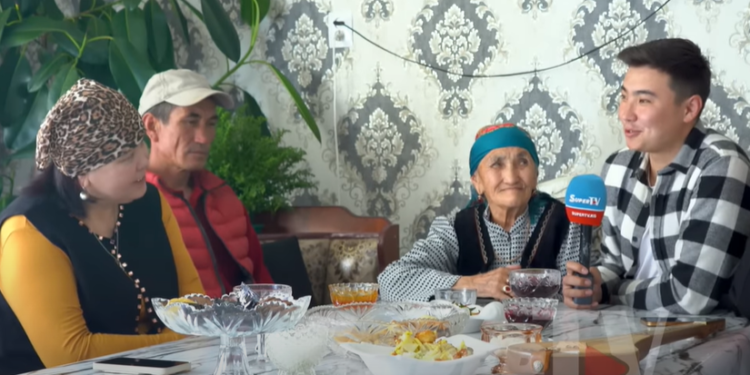 Нурсултан Малдыбаевдин апасы: «Болочоктогу келиним маңдайы жарык, менин оюмдагыдай ырчы кыз»