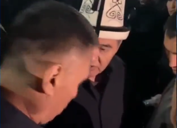 «Тамагың жок калса да жардам бересиң». Камчыбек Ташиевдин Жалал-Абаддын башчысына кайрылгандагы видеосу тарады