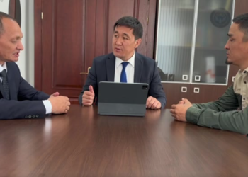 Баткенде айлык ала албай жатканын айткан куруучулар боюнча Дайырбек Орунбеков үн катты