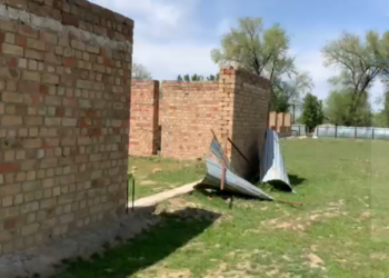 Сокулуктагы 5-6 жылдан бери курулушу бүтпөгөн мектеп. Тургундар президентке кайрылды