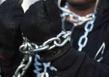 «Кулчулукта болдум». Казак жараны иш берүүчү тарабынан көргөн кордуктарын айтып берди