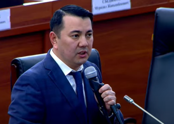 Депутат: «Принцесса дури» бери жагы эле, мектепте наркотикалык конфеттер сатылат экен»