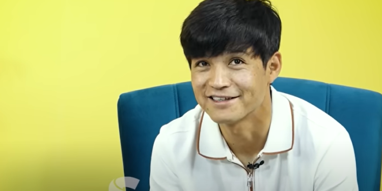 Шоумен Алмаз Аманбаев: «Ата-энем таарынышып кетишкен. Мен таежемдин колунда чоңойдум»