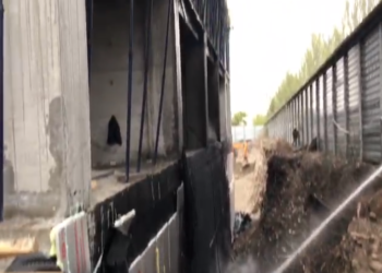 Бишкекте курулуп жаткан имараттан чыккан өрт өчүрүлдү (видео)