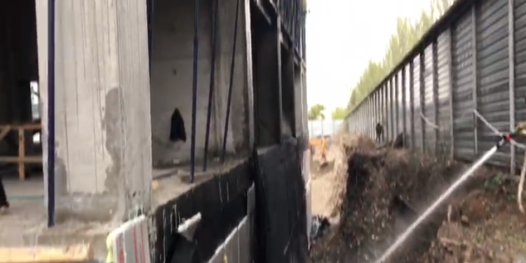 Бишкекте курулуп жаткан имараттан чыккан өрт өчүрүлдү (видео)