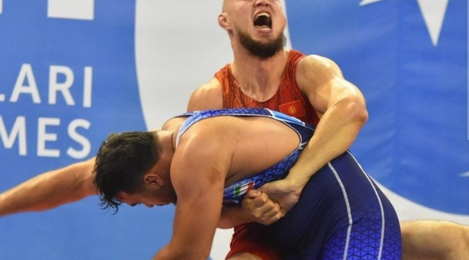 Үзүр Жузупбеков Азия чемпиондугунун финалына чыкты